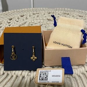 Louis Vuitton Blooming Earrings